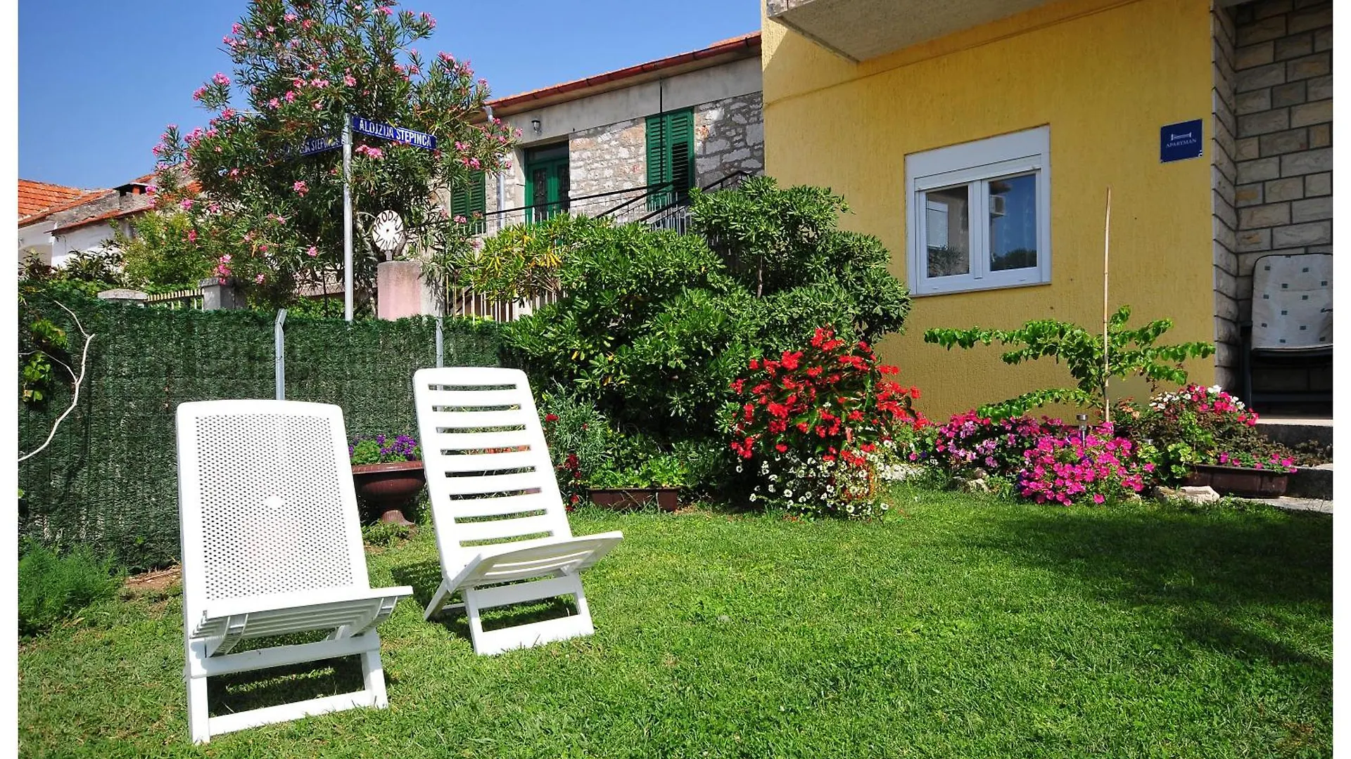 Apartments Renjak Sukošan