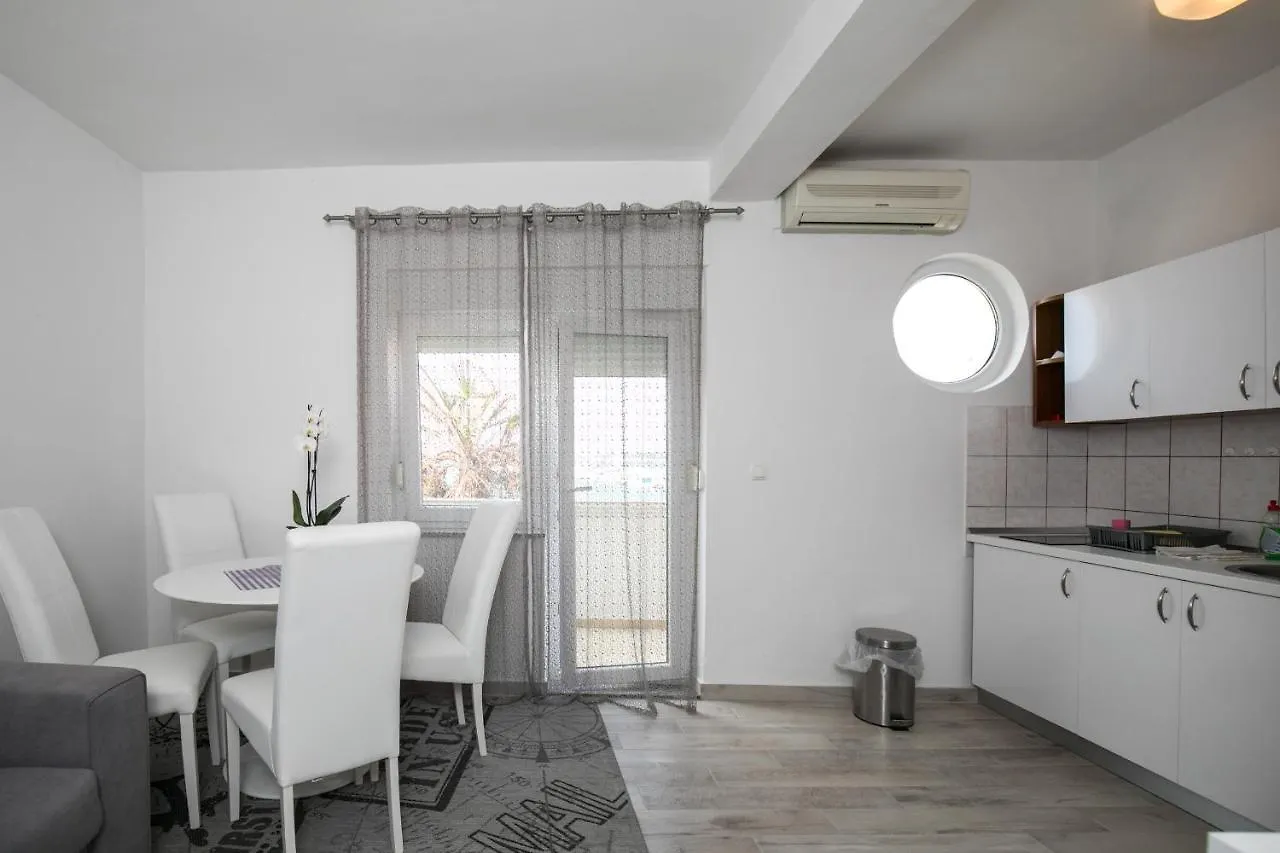 Apartments Renjak Sukošan